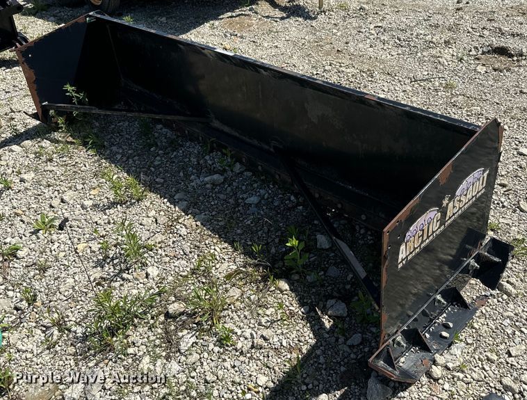 image for item EJ2731 Den Hartog Industries Arctic Assault skid steer snow pusher