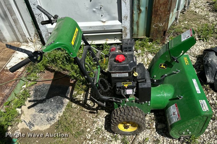 image for item EJ2740 John Deere 726E snow blower