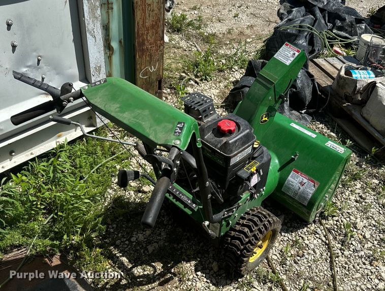 image for item EJ2740 John Deere 726E snow blower