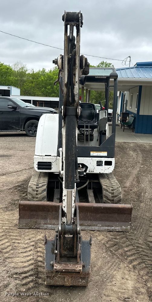 image for item EJ2742 2006 Bobcat  334G mini excavator