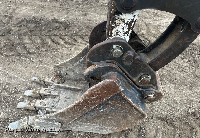 image for item EJ2742 2006 Bobcat  334G mini excavator