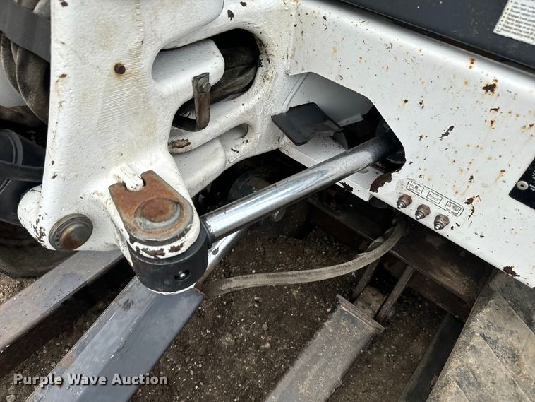 image for item EJ2742 2006 Bobcat  334G mini excavator