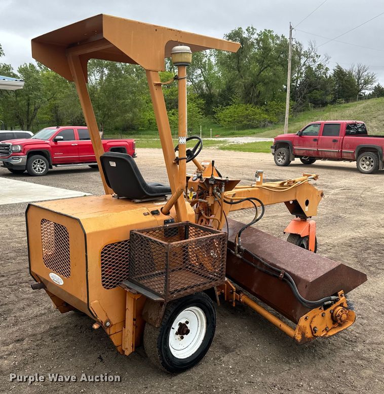 image for item EJ2743 Lay-Mor 8B broom