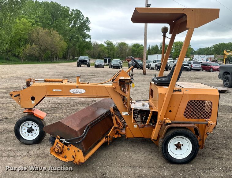 image for item EJ2743 Lay-Mor 8B broom