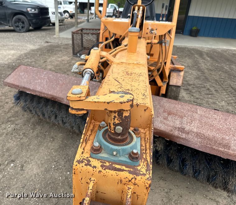 image for item EJ2743 Lay-Mor 8B broom