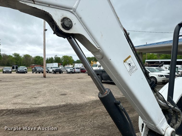 image for item EJ2745 2008 Bobcat 335G mini excavator