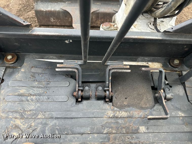 image for item EJ2745 2008 Bobcat 335G mini excavator