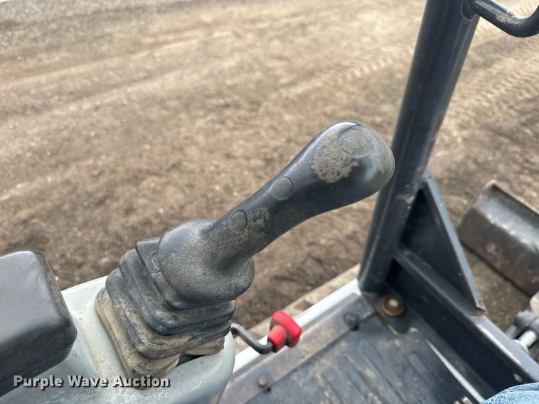 image for item EJ2745 2008 Bobcat 335G mini excavator