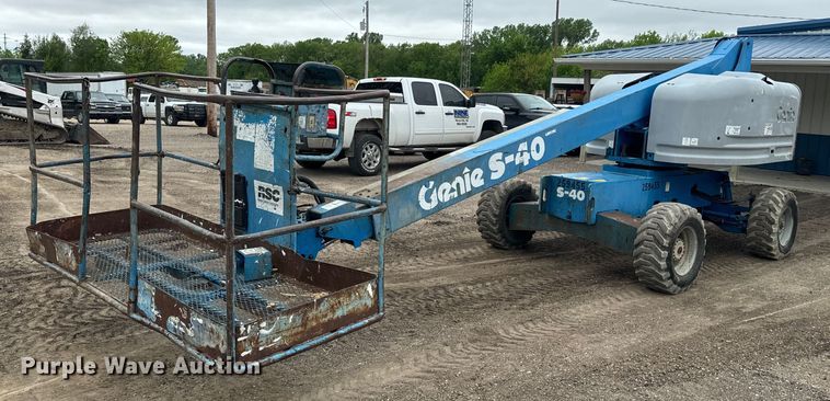 image for item EJ2746 1998 Genie S-40 boom lift