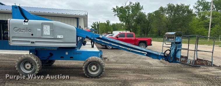 image for item EJ2746 1998 Genie S-40 boom lift