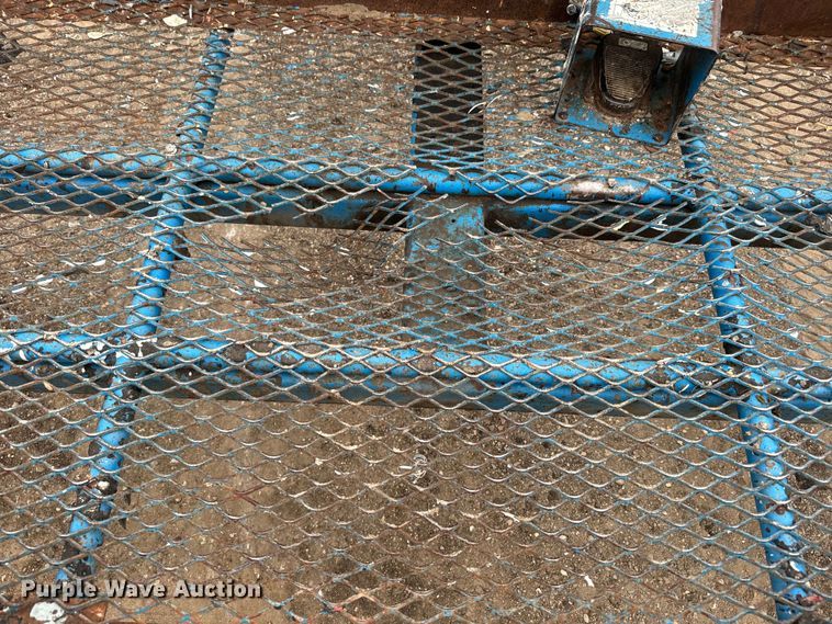 image for item EJ2746 1998 Genie S-40 boom lift