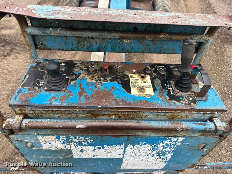 image for item EJ2746 1998 Genie S-40 boom lift
