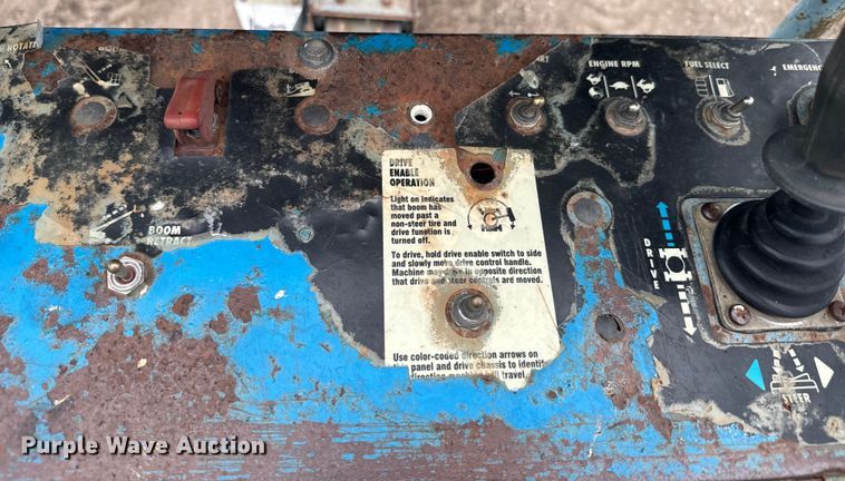 image for item EJ2746 1998 Genie S-40 boom lift