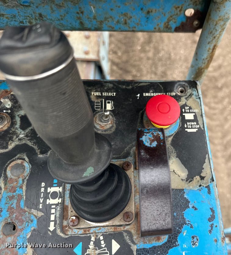 image for item EJ2746 1998 Genie S-40 boom lift