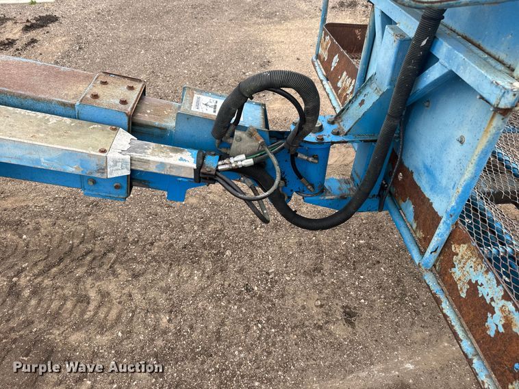 image for item EJ2746 1998 Genie S-40 boom lift