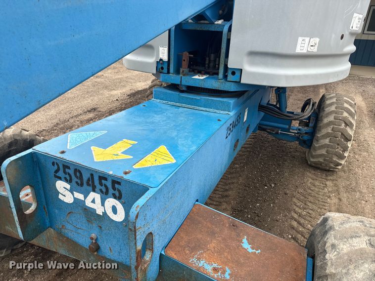 image for item EJ2746 1998 Genie S-40 boom lift