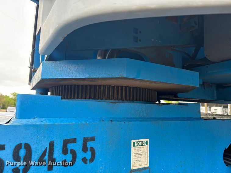 image for item EJ2746 1998 Genie S-40 boom lift