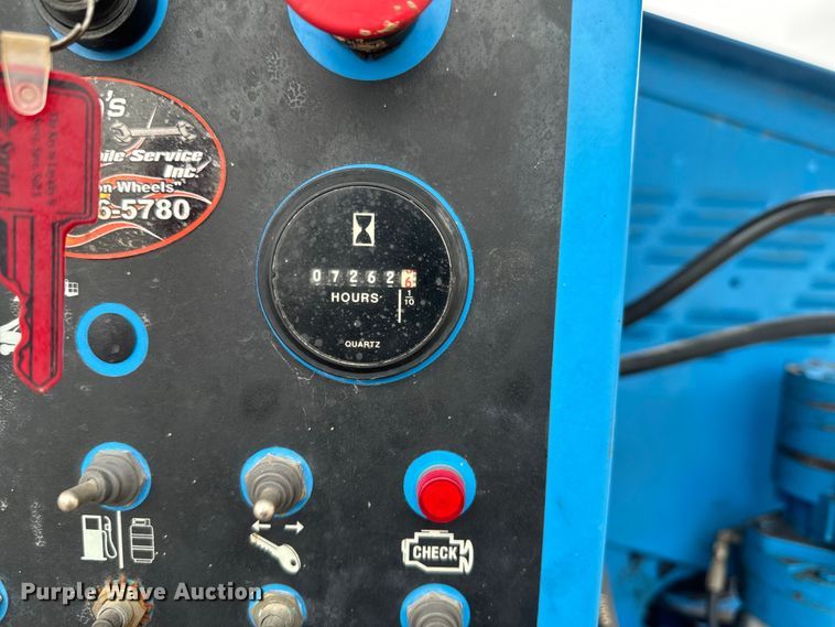 image for item EJ2746 1998 Genie S-40 boom lift