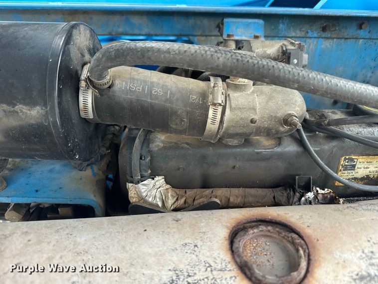 image for item EJ2746 1998 Genie S-40 boom lift