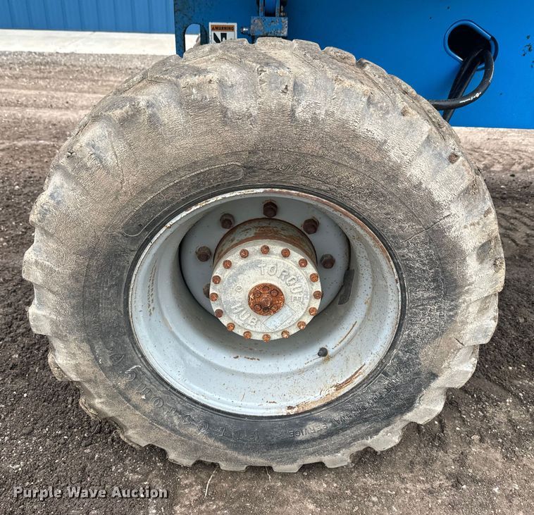 image for item EJ2746 1998 Genie S-40 boom lift