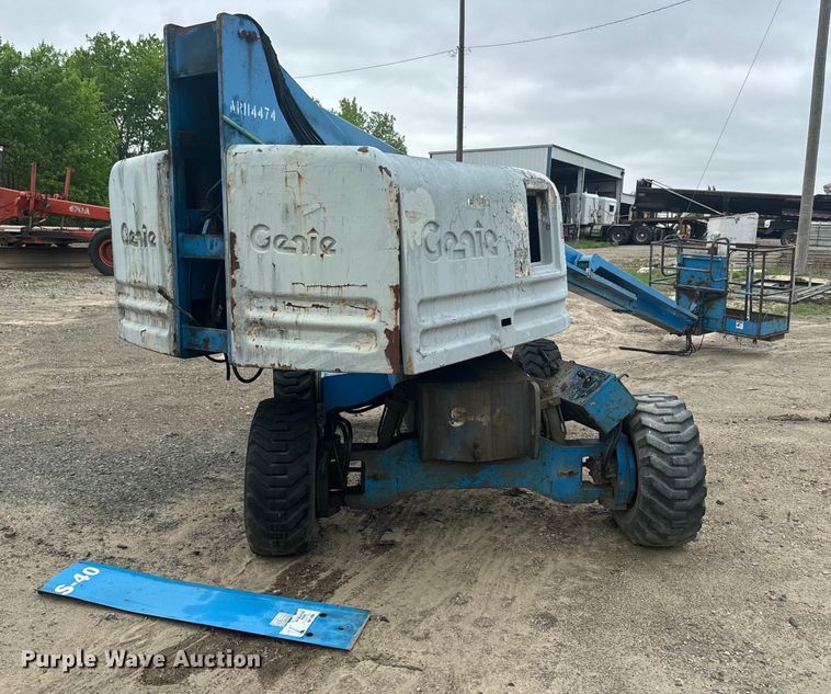 image for item EJ2754 Genie S-40 boom lift