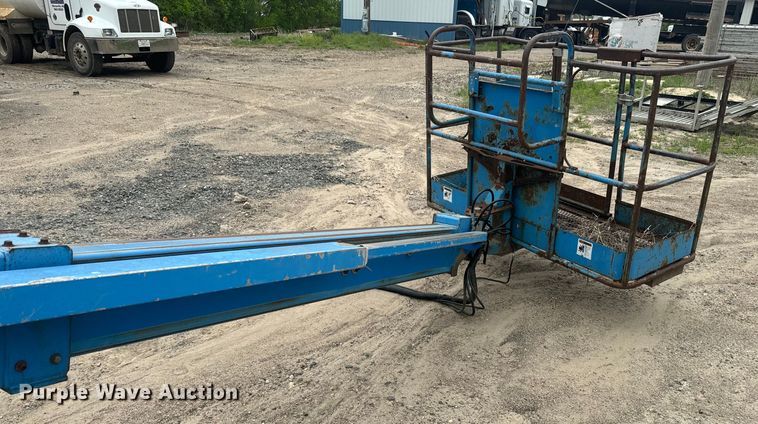 image for item EJ2754 Genie S-40 boom lift