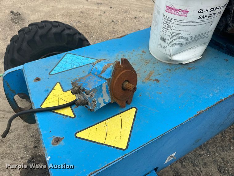 image for item EJ2754 Genie S-40 boom lift