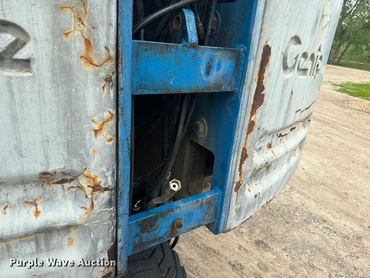 image for item EJ2754 Genie S-40 boom lift