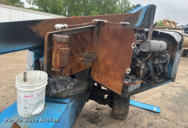 image for item EJ2754 Genie S-40 boom lift