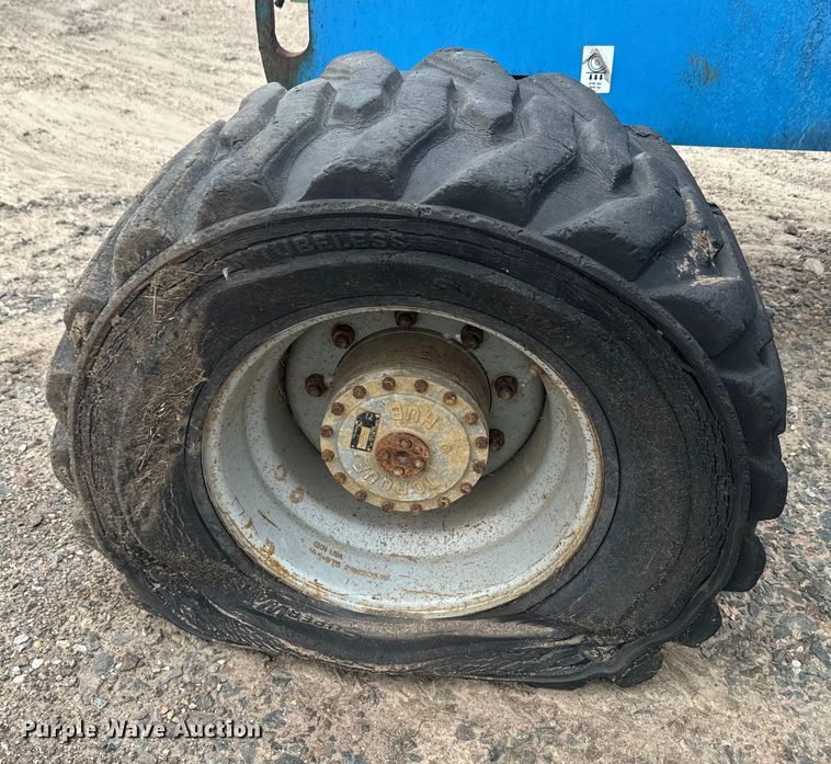 image for item EJ2754 Genie S-40 boom lift