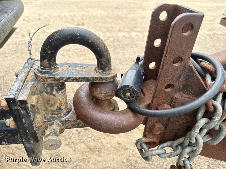 image for item EJ2757 1998 Doolittle enclosed cargo trailer