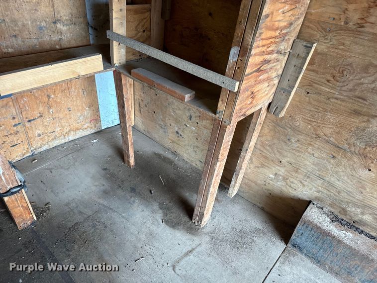 image for item EJ2757 1998 Doolittle enclosed cargo trailer