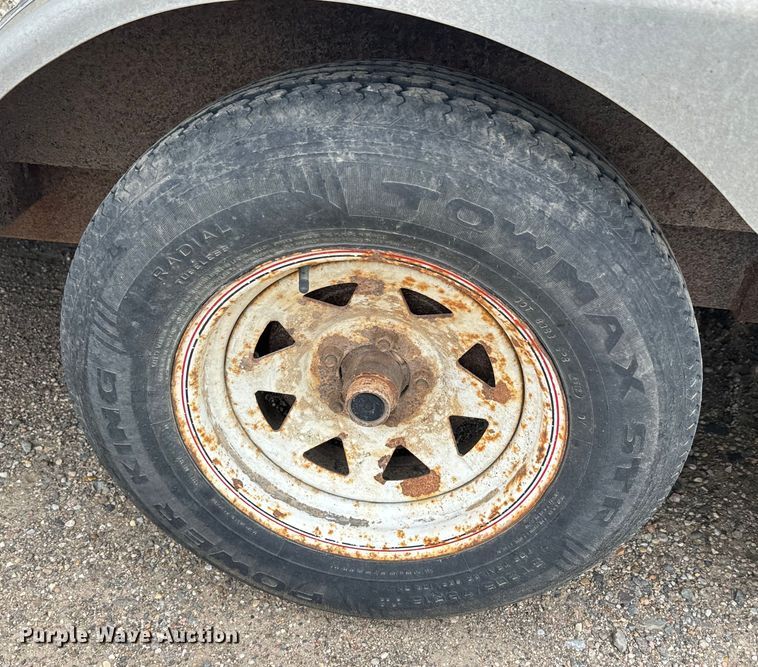 image for item EJ2757 1998 Doolittle enclosed cargo trailer