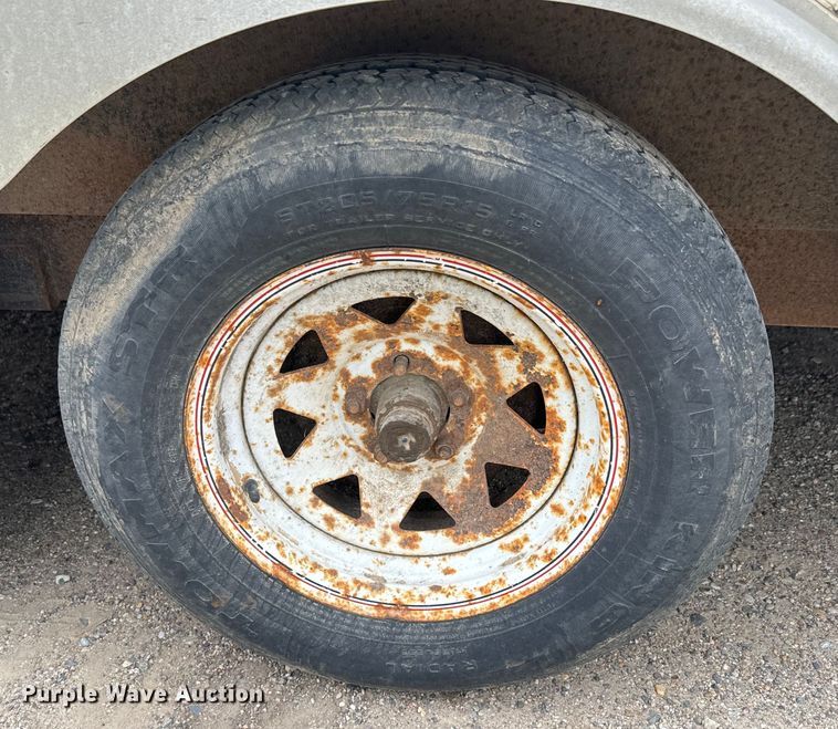 image for item EJ2757 1998 Doolittle enclosed cargo trailer