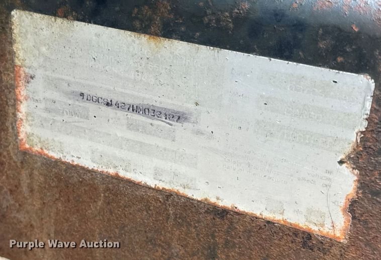 image for item EJ2757 1998 Doolittle enclosed cargo trailer