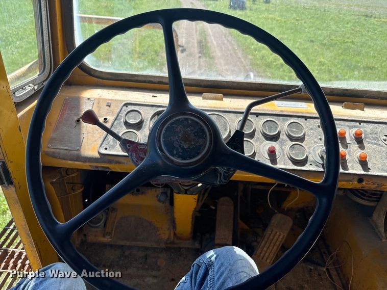 image for item EJ2791 1977 Caterpillar 769B haul truck