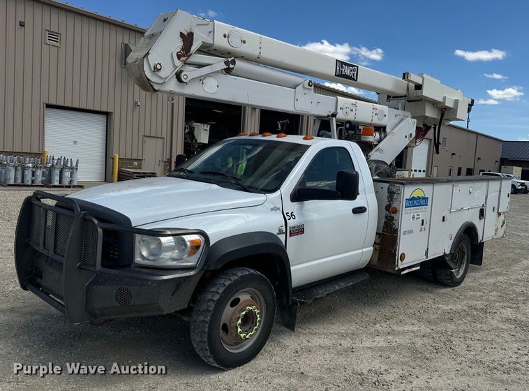 image for item EJ2792 2009 Dodge Ram 5500HD bucket truck