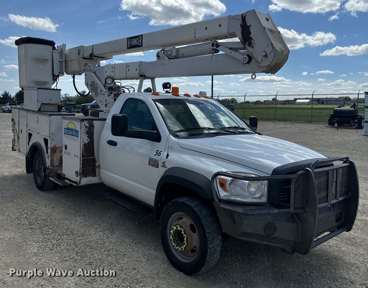 image for item EJ2792 2009 Dodge Ram 5500HD bucket truck