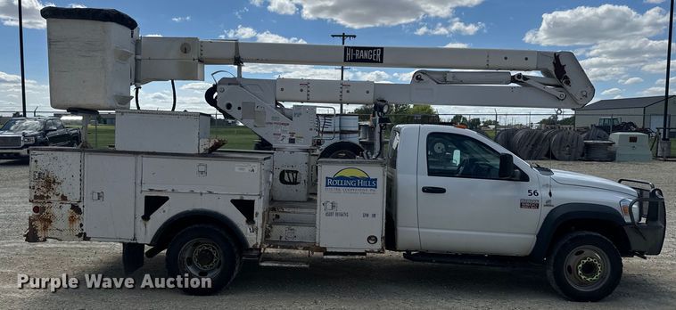 image for item EJ2792 2009 Dodge Ram 5500HD bucket truck