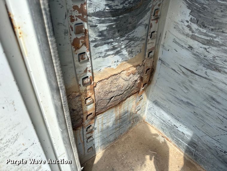 image for item EJ2792 2009 Dodge Ram 5500HD bucket truck