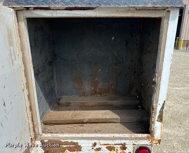 image for item EJ2792 2009 Dodge Ram 5500HD bucket truck