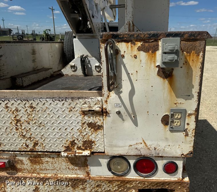 image for item EJ2792 2009 Dodge Ram 5500HD bucket truck