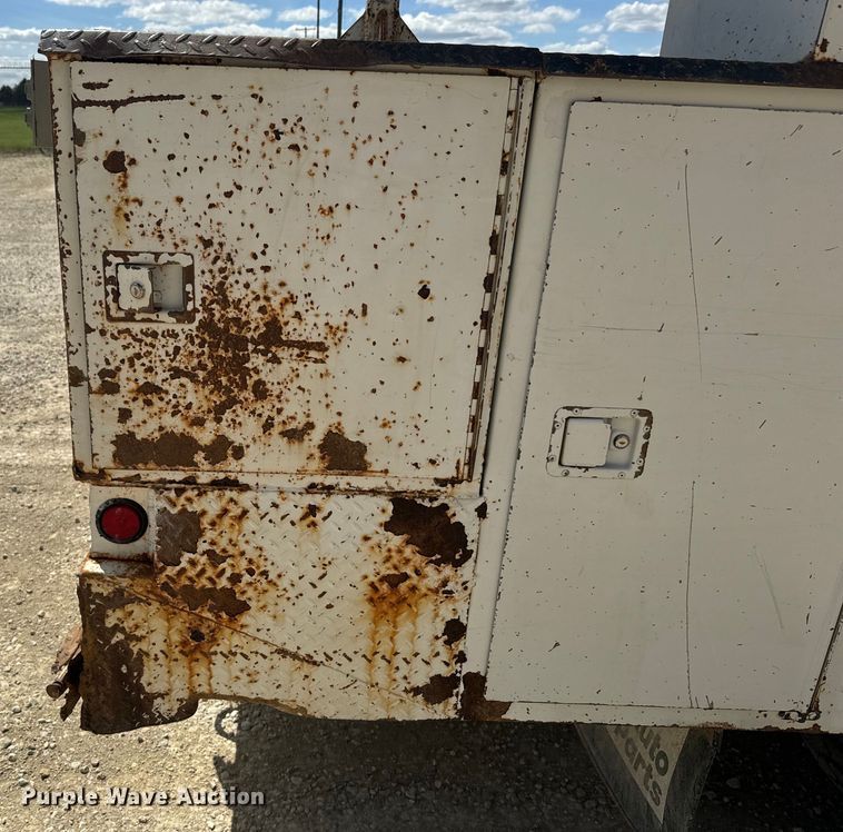 image for item EJ2792 2009 Dodge Ram 5500HD bucket truck