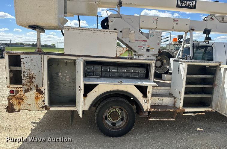 image for item EJ2792 2009 Dodge Ram 5500HD bucket truck