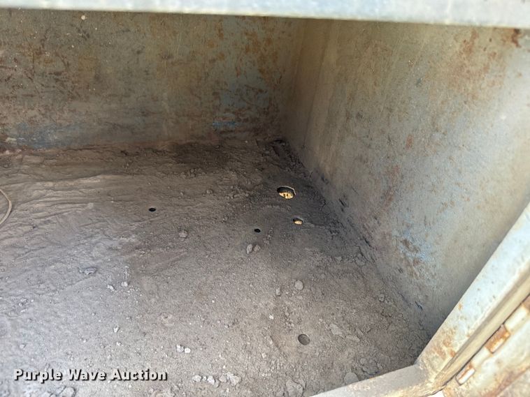 image for item EJ2792 2009 Dodge Ram 5500HD bucket truck