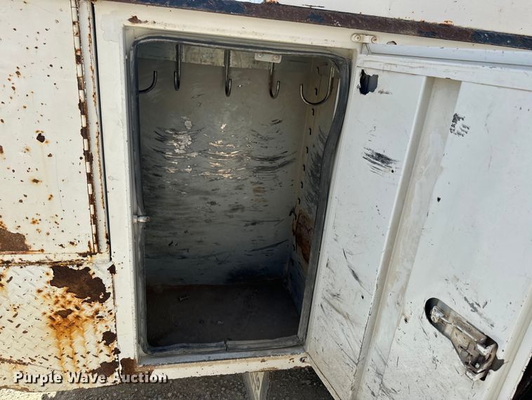 image for item EJ2792 2009 Dodge Ram 5500HD bucket truck