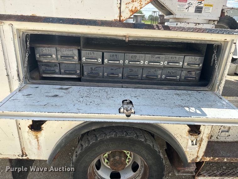 image for item EJ2792 2009 Dodge Ram 5500HD bucket truck