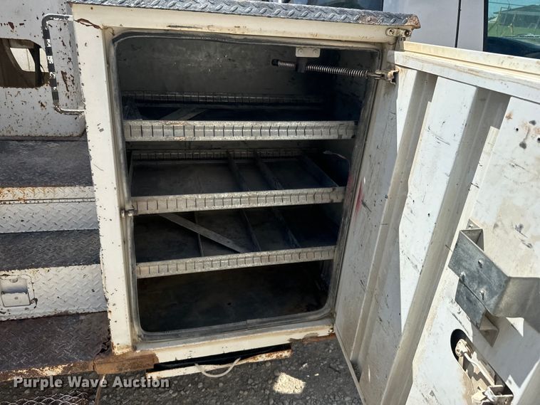 image for item EJ2792 2009 Dodge Ram 5500HD bucket truck