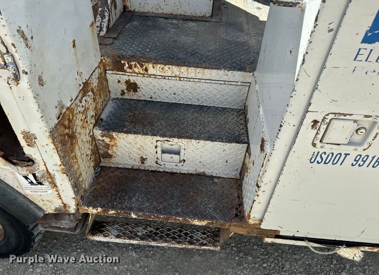 image for item EJ2792 2009 Dodge Ram 5500HD bucket truck