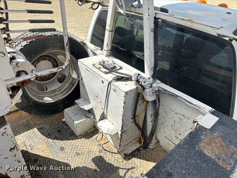 image for item EJ2792 2009 Dodge Ram 5500HD bucket truck